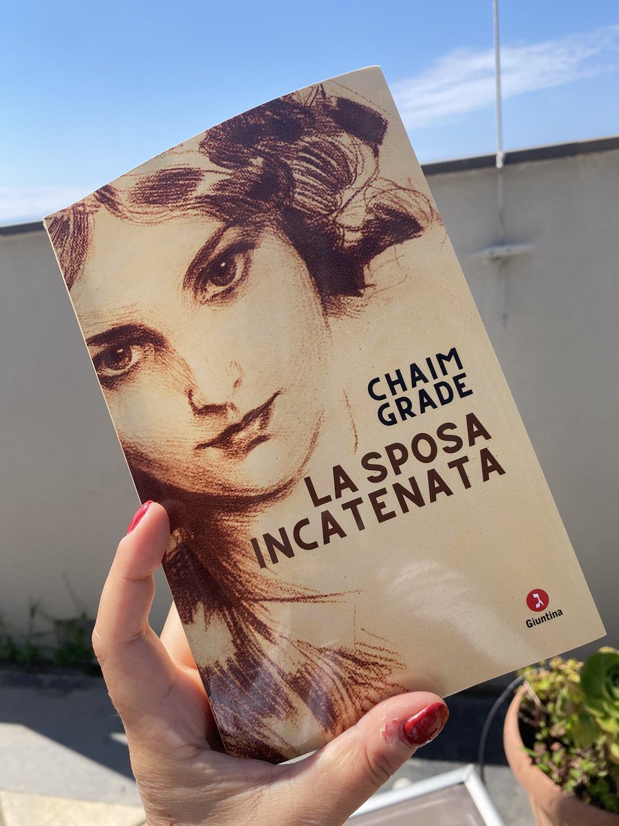 Io adoro la letteratura #yiddish e il mondo in cui mi fa immergere e #ChaimGrade ne è un maestro, tra precetti e dispute rabbiniche, la storia di Merl… #LaSposaIncatenata