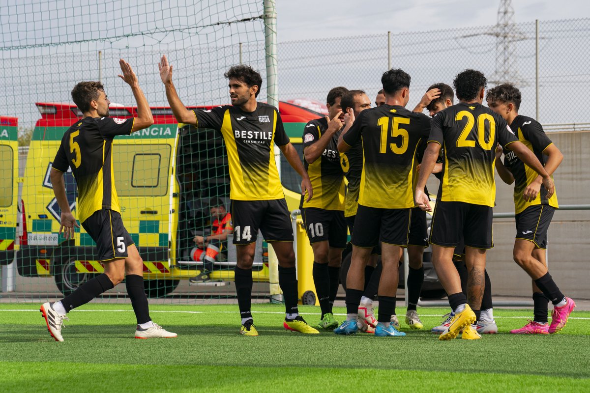 CD Roda (@cdroda) on Twitter photo Si algo se ha ganado este equipo es el derecho a creer en ellos 🫡.
90 minutos más. ¡𝗦𝗜́ 𝗦𝗘 𝗣𝗨𝗘𝗗𝗘 💪!
🔜 #RodaUtiel 🎯 Si algo se ha ganado este equipo es el derecho a creer en ellos 🫡.
90 minutos más. ¡𝗦𝗜́ 𝗦𝗘 𝗣𝗨𝗘𝗗𝗘 💪!
🔜 #RodaUtiel 🎯