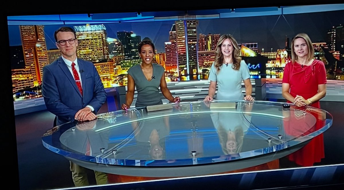 SistaGorgeous1's tweet image. Good Monday morning to Md #1 news team. So glad the family is together with those beautiful smiles. You all looked great on Preakness day. Sean with all the ladies from WBAL. Absolutely stunning .💜💜💜