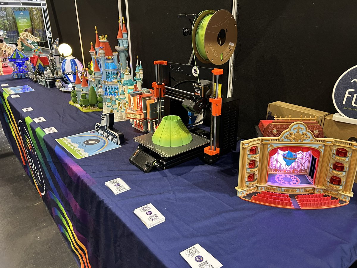 Amazing weekend at Makers Central especially on the Saturday was very busy. I think that so many more people will be buying a 3D printer in the near future. The interest in 3D printing from people that don’t own one yet it was mind boggling.
