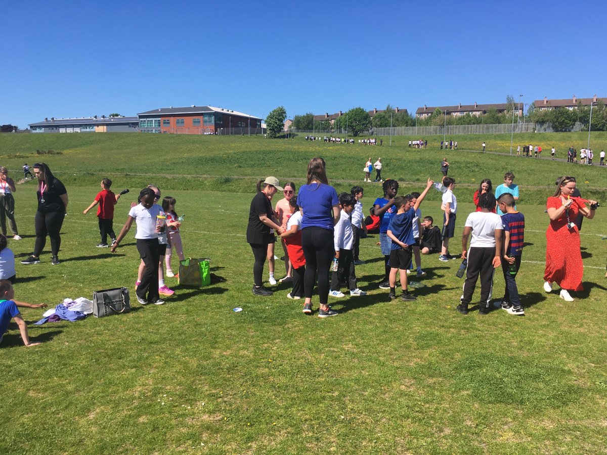 ASGSpringburn's tweet image. The sun was out on Friday for Fun Run at Milton Campus Great effort by all who participated @MiltonbankP @StMonicaMilton @ASGAllSaints @springburnacad @SpringburnPE @P7Transition @springburnharrs @PEPASSGlasgow