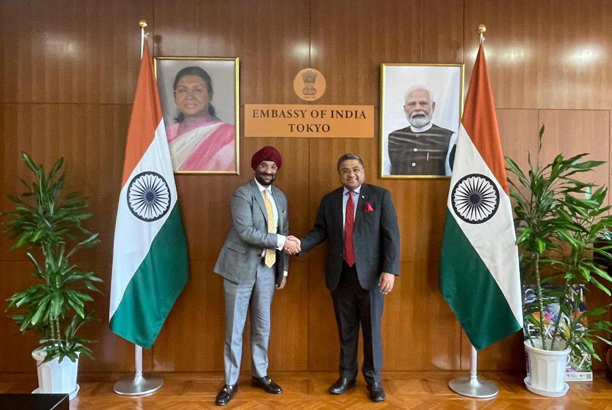 IndianEmbTokyo's tweet photo. Ambassador@AmbSibiGeorge received Mr. Harshvendra Soin, President, Asia Pacific and Japan Business, TECH Mahindra, Mr. Ashokkumar Janarthanan, Vice-President, TECH Mahindra and discussed growth of their business in Japan and technology cooperation with Japanese Universities and Research Institutes. #IndiaJapanSciConnect
#ConnectingHimalayaswithMountFuji