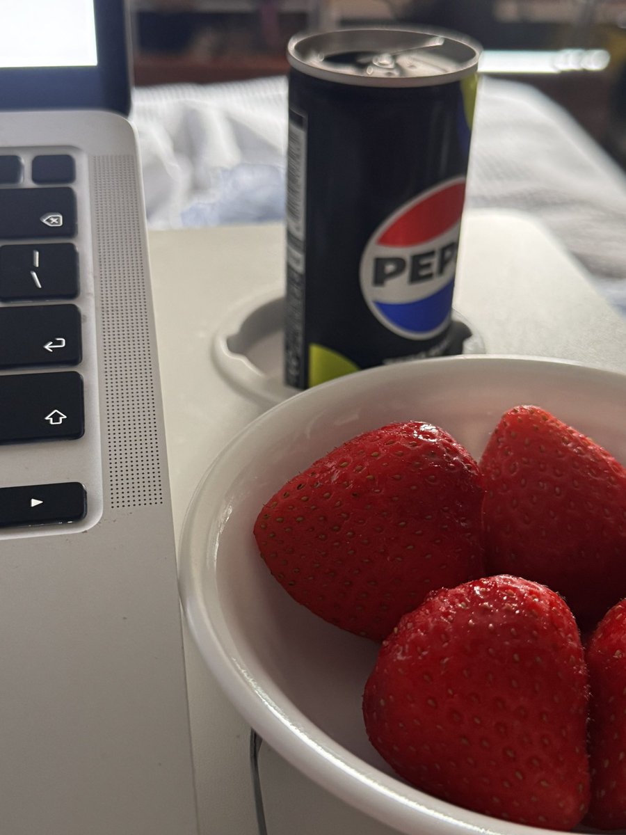 여름 같기도 겨울 같기도