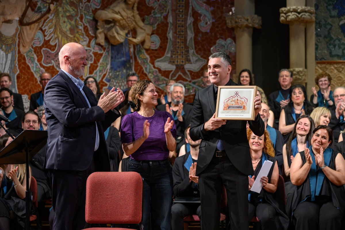 Palau de la Música Catalana (@palaumusicacat) on Twitter photo Ahir, l’<a href="/Orfeo_Catala/">Orfeó Català</a> va interpretar el ‘Requiem’ de Fauré per acomiadar i homenatjar el director Pablo Larraz💜
🎶Un comiat emotiu amb un repertori que el cor se sent molt propi: Fauré, Casals, Mendelssohn i <a href="/JosepOlle/">Josep Ollé Sabaté</a>, amb <a href="/joansegui_org/">Joan Seguí Mercadal</a>, Elionor Martínez i <a href="/josepramonolive/">Josep-Ramon Olivé</a> Ahir, l’<a href="/Orfeo_Catala/">Orfeó Català</a> va interpretar el ‘Requiem’ de Fauré per acomiadar i homenatjar el director Pablo Larraz💜
🎶Un comiat emotiu amb un repertori que el cor se sent molt propi: Fauré, Casals, Mendelssohn i <a href="/JosepOlle/">Josep Ollé Sabaté</a>, amb <a href="/joansegui_org/">Joan Seguí Mercadal</a>, Elionor Martínez i <a href="/josepramonolive/">Josep-Ramon Olivé</a>