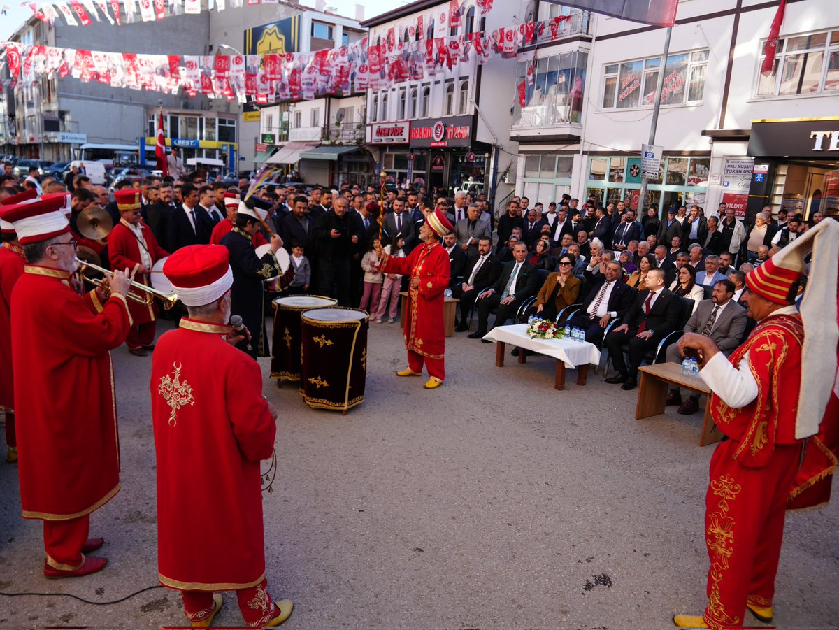 AlpDoganMHP's tweet photo. "MU H T E Ş E M S İ N  Ç U B U K"

MHP Çubuk İlçe Başkanlığımıza Atama
🇹🇷🇹🇷🇹🇷
Dün gerçekleştirilen atama töreni ile Çubuk İlçe Başkanlığı görevine Satılmış Ezandemir atanmıştır.

Yeni atanan İlçe Başkanımız Sn. Satılmış Ezandemir’e başarılar diler, atama törenimize katılımlarından dolayı İlçe Başkanlarımıza ve törenimize yoğun ilgi gösteren çok kıymetli Çubuklu  hemşerilerimize teşekkür ederiz.

Bilge Liderimiz, Genel Başkanımız Sn. Devlet Bahçeli Beyefendi’nin emrinde; durmadan, yorulmadan, inançla çalışmaya devam edeceğiz.

Birliğimiz beraberliğimiz daim olsun.