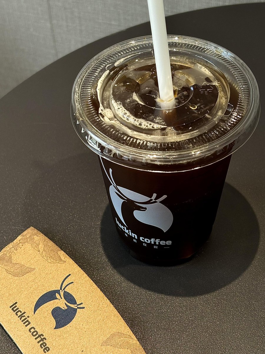 每天一杯冰美式。