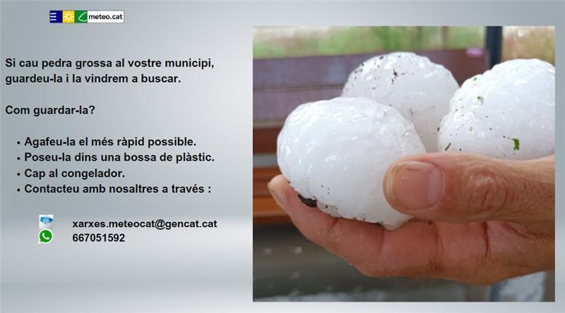 meteocat's tweet photo. Recordeu que si observeu pedra, podeu fer-nos arribar una fotografia utilitzant #meteocatpedra, whatsapp o e-mail... I si la pedra és molt grossa, seguiu les instruccions de la imatge, però sempre amb cura i esperant que ja no pedregui.
Moltes gràcies per la vostra col·laboració! https://t.co/Co6UplPwsf