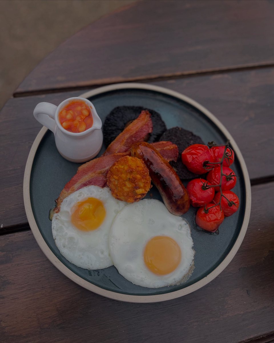 LambHindon's tweet image. Good morning 🍳🌤️!! Why not start your day off right with one of our Full English breakfasts 🍽️
We serve breakfast 7 days a week 8am-10am
#goodmorning #breakfast #youngspubs #pubwithrooms #wiltshire #countryside #fullenglishbreakfast