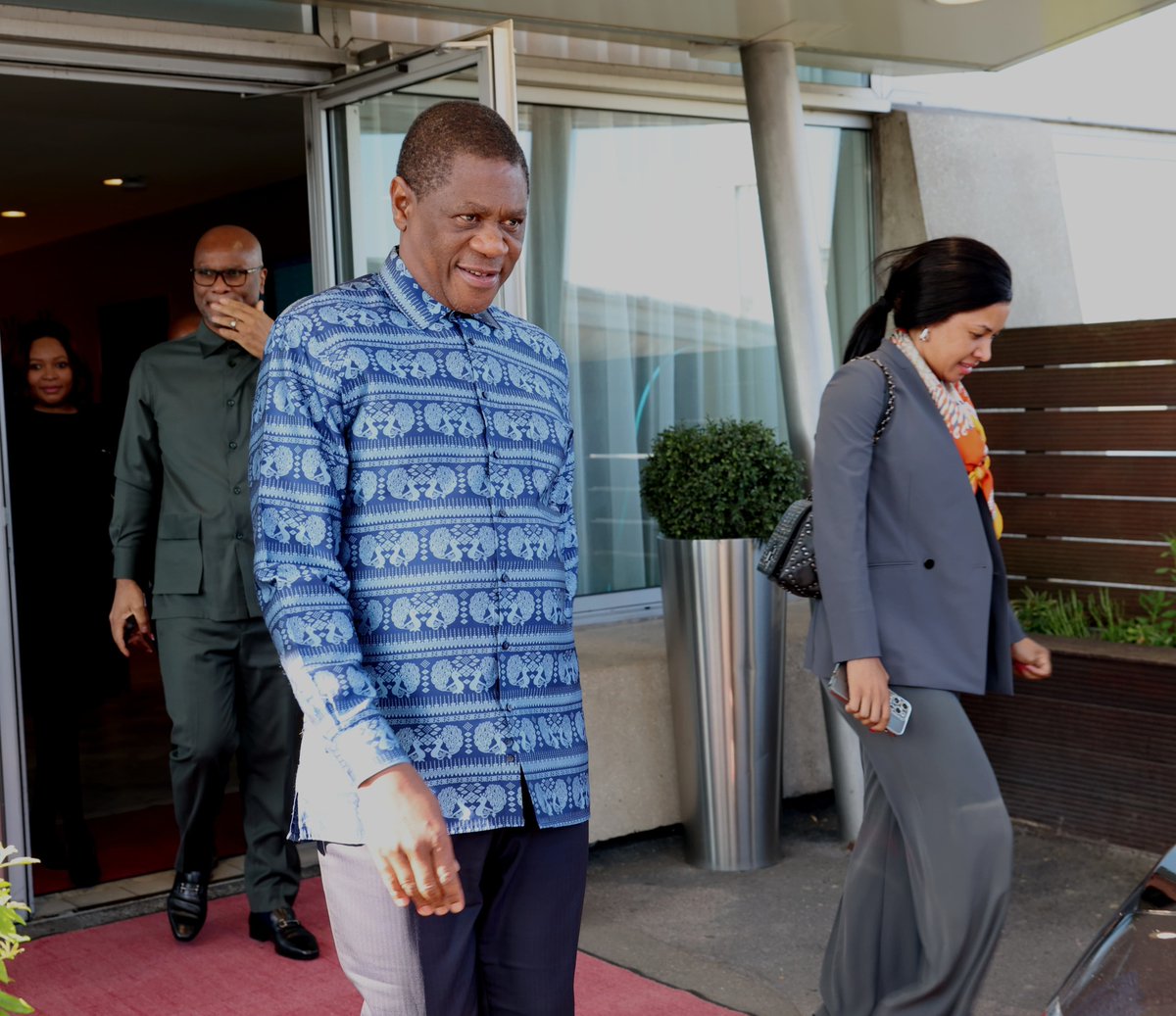 The Presidency 🇿🇦 (@presidencyza) on Twitter photo Deputy President Shipokosa <a href="/PMashatile/">Paul Mashatile🇿🇦</a> has this morning, Monday, 19 May 2025, arrived in Paris, the capital city of the Republic of France, on a Working Visit. tinyurl.com/ye92envy
#SAinFrance #FranceWorkingVisit #BetterAfricaBetterWorld #AWorkingNation Deputy President Shipokosa <a href="/PMashatile/">Paul Mashatile🇿🇦</a> has this morning, Monday, 19 May 2025, arrived in Paris, the capital city of the Republic of France, on a Working Visit. tinyurl.com/ye92envy
#SAinFrance #FranceWorkingVisit #BetterAfricaBetterWorld #AWorkingNation