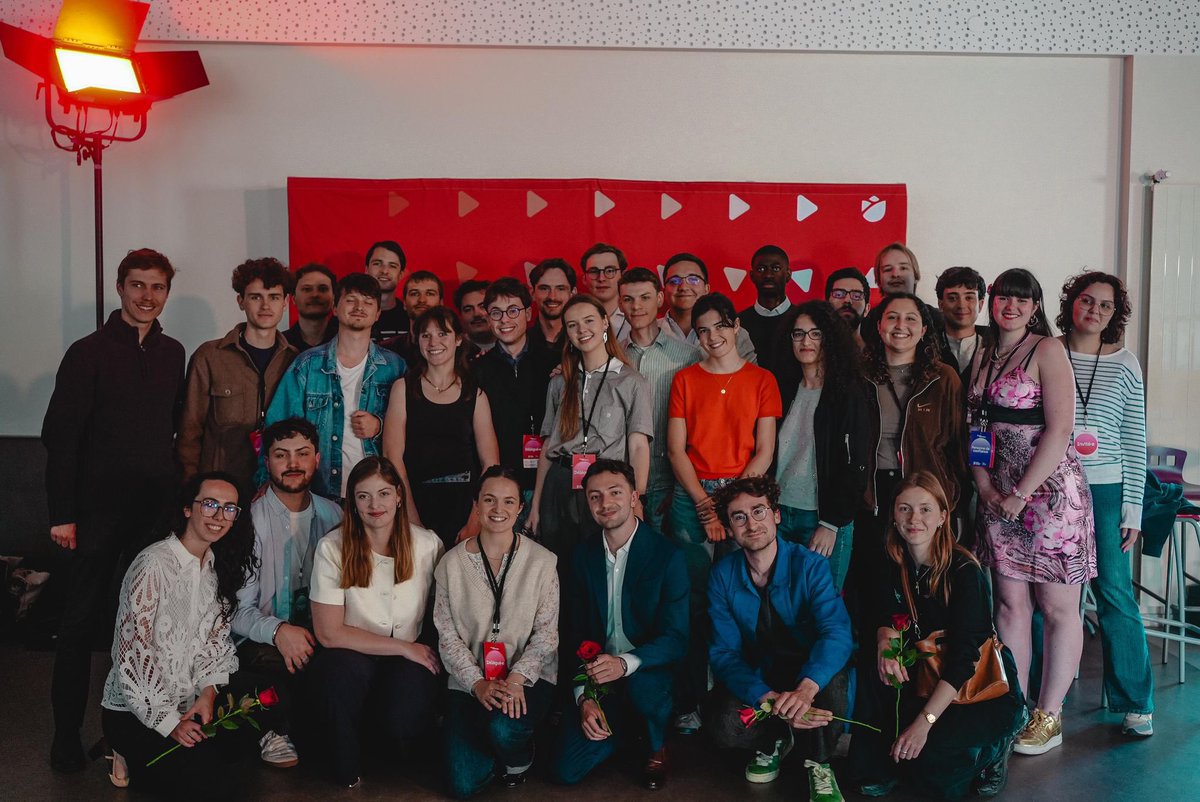 JeunesSocParis's tweet photo. 🤩 Ce week-end, nous étions nombreuses et nombreux à Nancy lors du second #CongresJS

Ce moment fort nous a permis de débattre, tracer collectivement les orientations de notre organisation et voter. https://t.co/vZrCJsxZjZ
