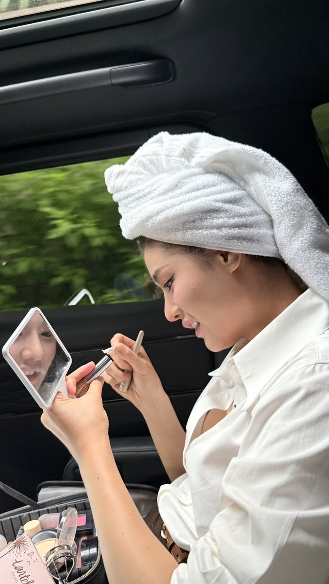 yok_jittraphan's tweet image. จะไปกินข้าว ก็จะวิ่งตามขึ้นรถมา จะมาทำไม!