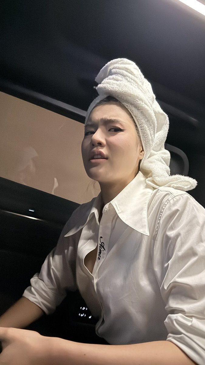 yok_jittraphan's tweet image. จะไปกินข้าว ก็จะวิ่งตามขึ้นรถมา จะมาทำไม!