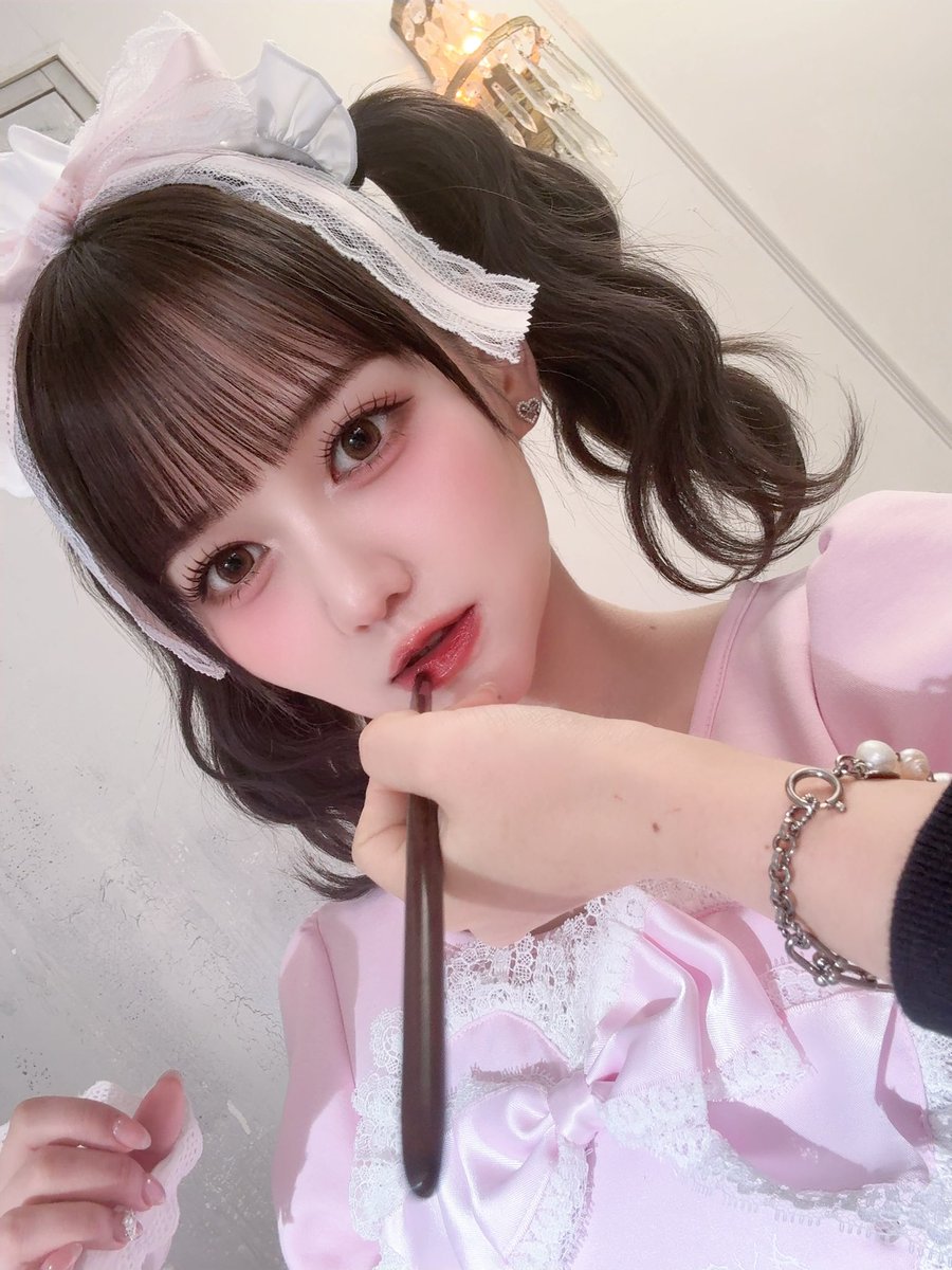 sugales_noah's tweet photo. 全国の快適に可愛く過ごしたい女達へ

奥目でも目に光がきゅるんて入るramurieというナチュラルカラコン作ったよ 長時間つけることを視野に入れて低含水で作ったので長い時間飲んでも働いてもカラコン外したりしなくて🆗 新作で休日用の盛れるの作ろうとしてるのでリクエストもまだまだ待ってます🧠 https://t.co/7z8iJjlcbl