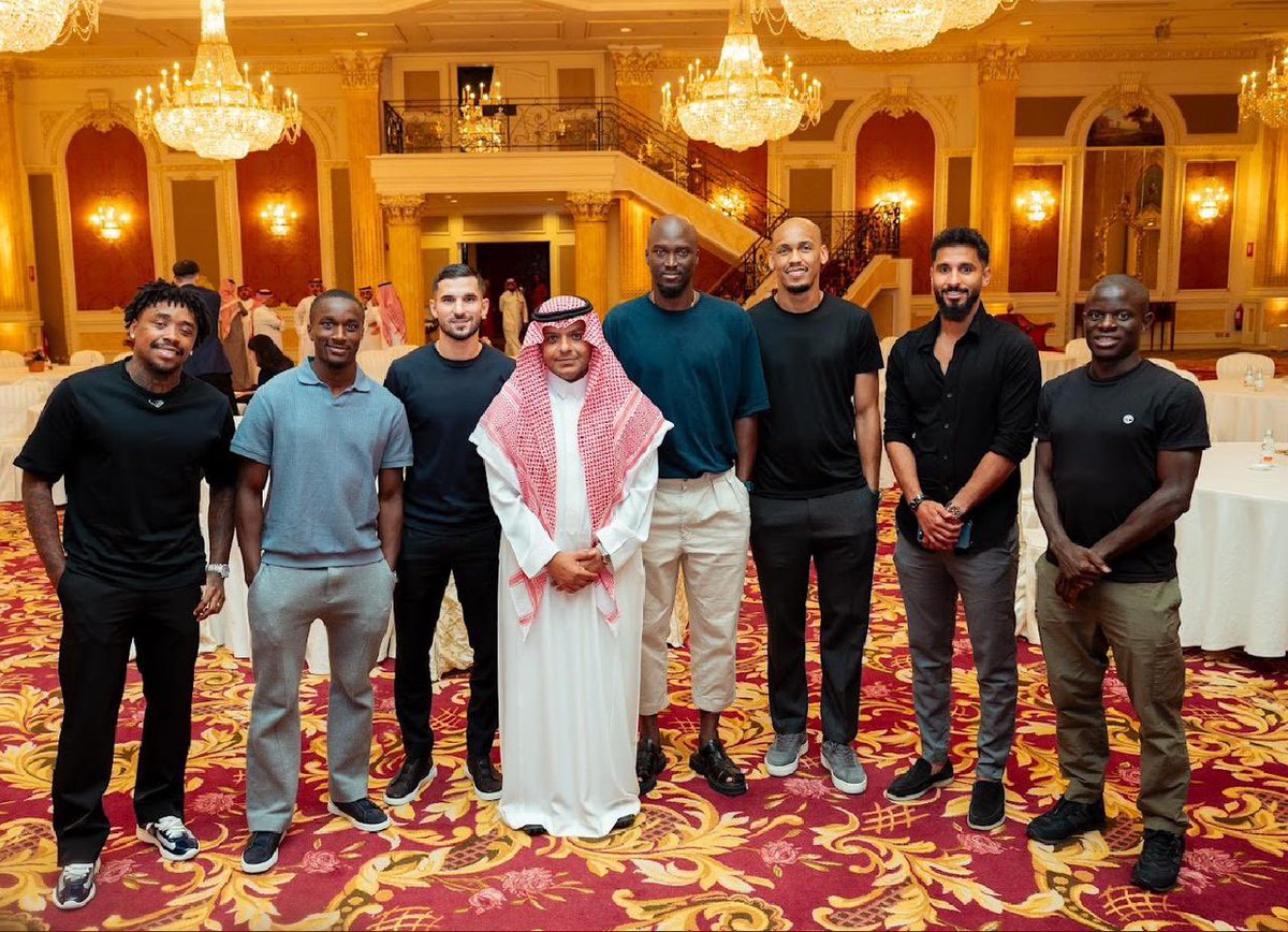 JeddahNow's tweet photo. 📍في أمسية استثمارية لافتة، اجتمع نجوم نادي الاتحاد أبطال دوري روشن مساء أمس (18 مايو 2025) في قاعة ليلتي بجدة، للحديث عن فرص الاستثمار في القطاع العقاري السعودي 🏗️

يأتي هذا اللقاء تأكيدًا لجاذبية السوق العقارية في 🇸🇦، 

📈 القطاع العقاري السعودي يشهد نموًا متسارعًا بدعم من رؤية 2030، مما يجعله خي��رًا واعدًا للمستثمرين المحليين والدوليين.

#الاتحاد #دوري_روشن #الاستثمار_العقاري #السعودية #رؤية_2030 🏆🇸🇦