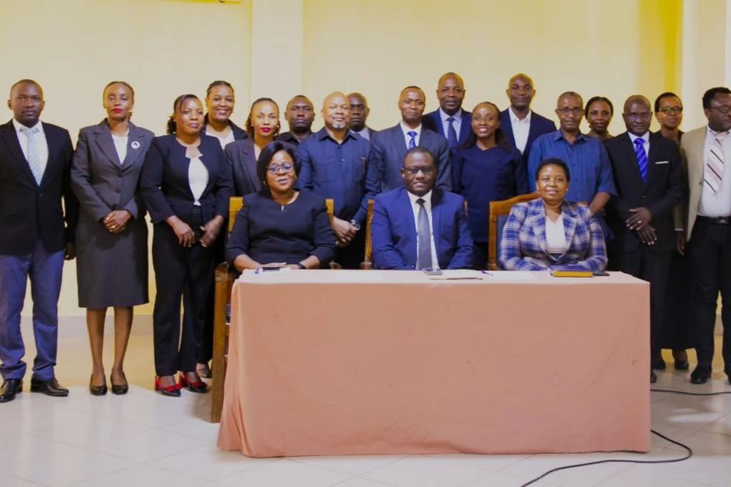 katibanasheria's tweet photo. NKM  Wizara ya Katiba na Sheria, Dkt. Franklin Rwezimula ametoa rai kwa Washiriki wa kikao kazi cha kupitia Rasimu ya Muswada wa marekebisho ya Sheria za Haki Jinai kuzingatia malengo ya Rais wa Jamhuri ya Muungano wa Tanzania  Mhe. Dkt Samia,Suluhu  Hassan,ili Haki ipatikane. https://t.co/Ao8QIFucEc