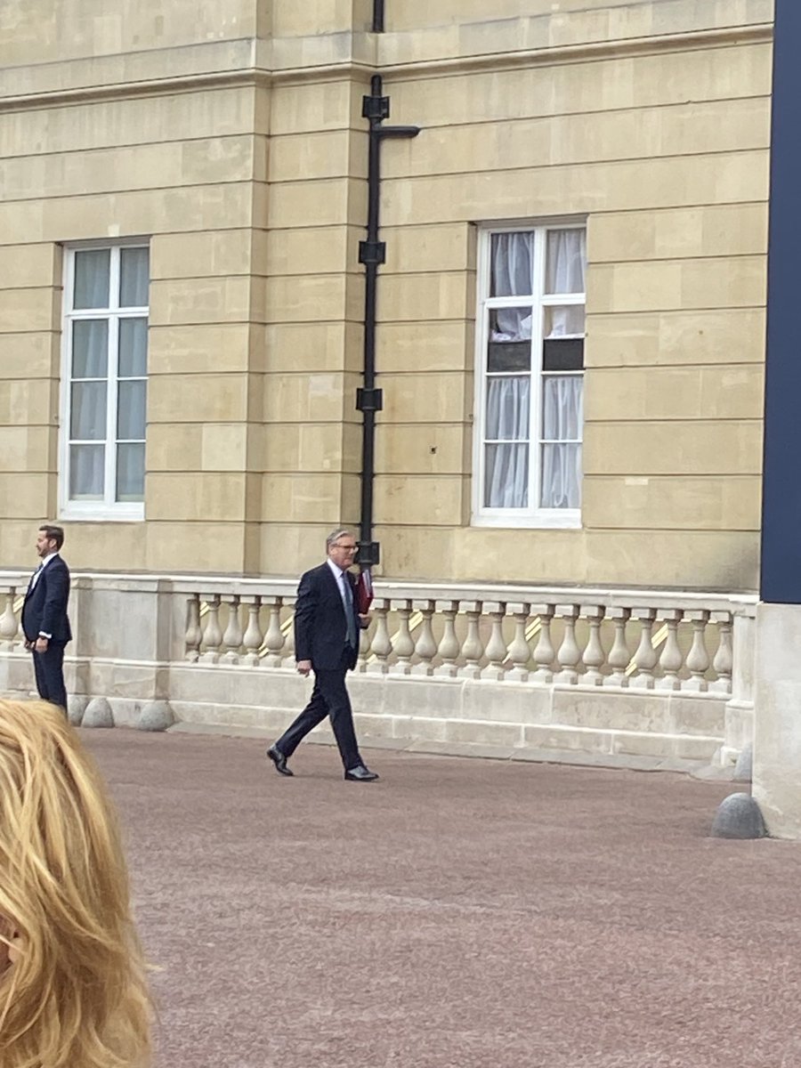 Keir Starmer arrives for #UK-EU summit as speculation grows about the deal and concessions -especially on fishing- that have been made
