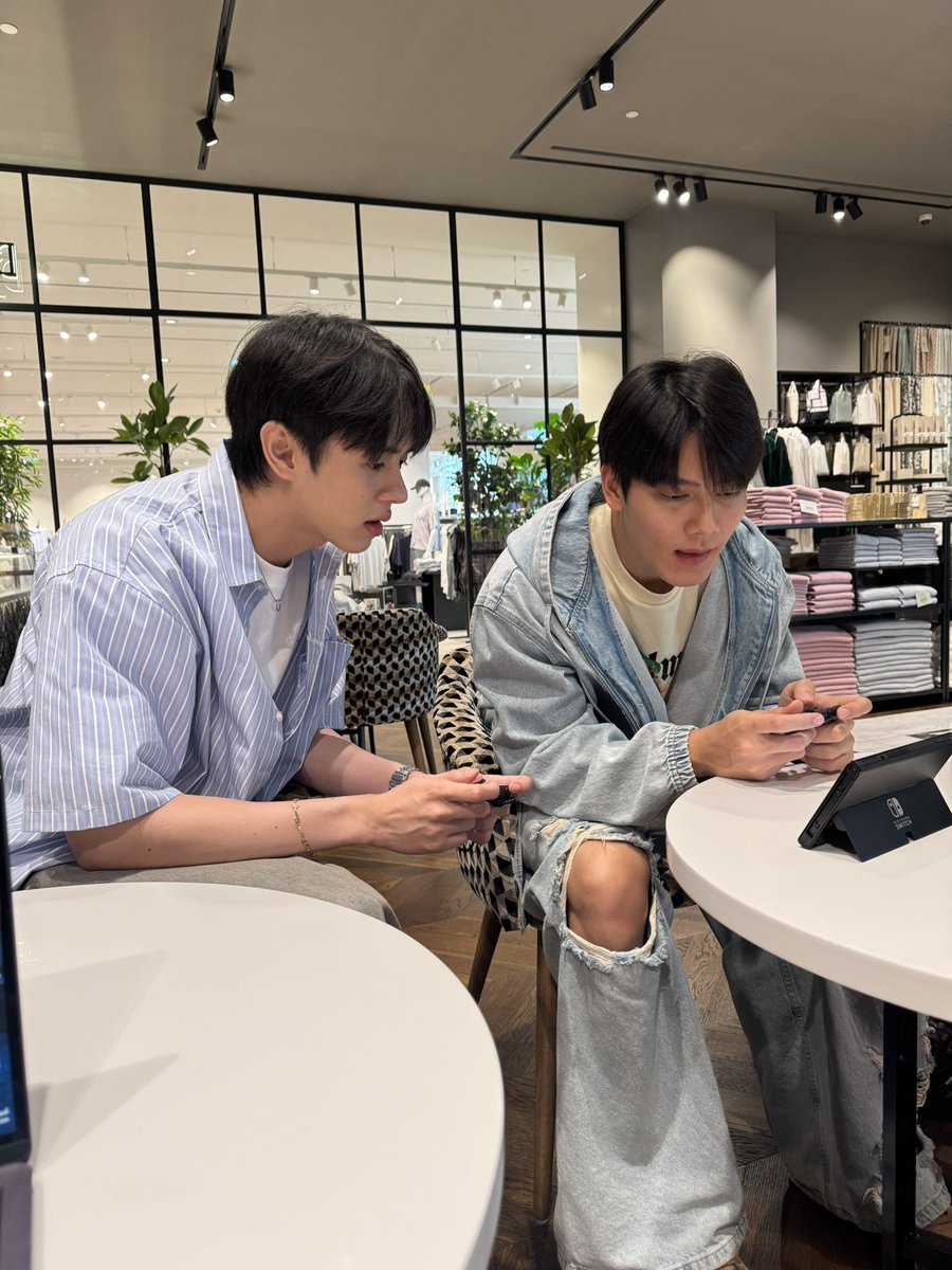 ซื้อเลย เล่นเลย ตรงนี้เลย #GunnerNice #KnockOutTheSeries แต่สนใจกันหน่อยได้มึ้ย ตอนนี้กูเหมือนคี่