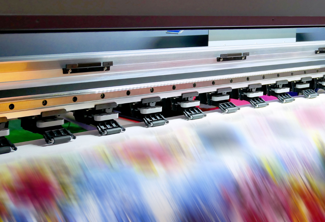 Looking to cut costs and boost efficiency? A digital printing press could be the smart investment your business needs, offering lower running costs, flexible short runs, and reduced energy use. Discover how it can benefit your business: hubs.ly/Q03mtPqc0 #Printing