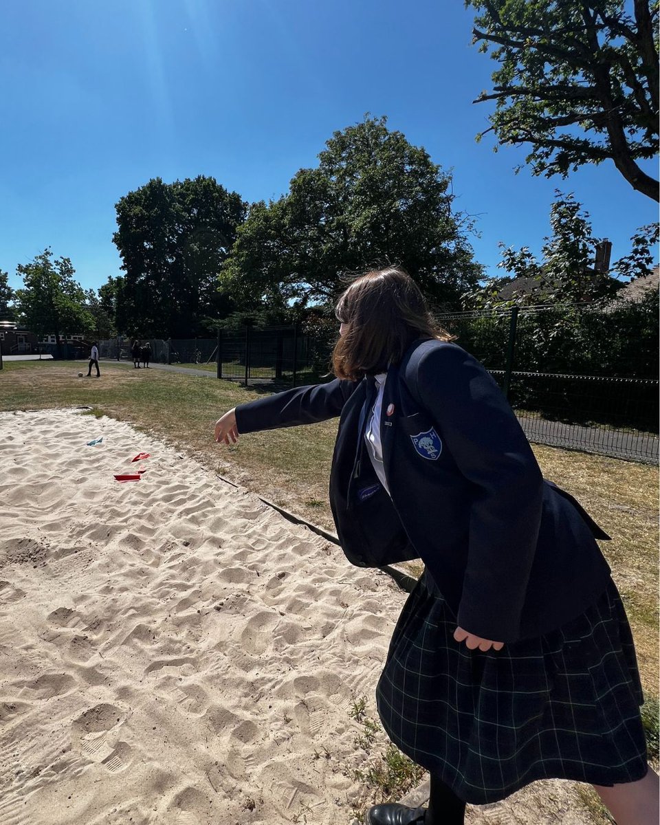 PHSNewbury's tweet photo. Last week's Fun Friday at lunchtime in the gorgeous sunshine was 'Paper Aeroplanes' on the field. This week it's 'Mega Skipping' agian on the field, starting at 13:45 #takepart https://t.co/QzsWurhuXd
