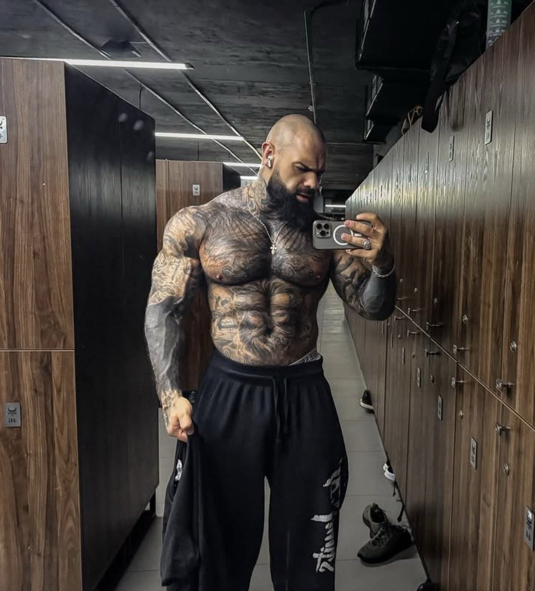 Would you like me be your gym bro?