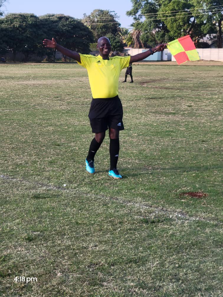 legends_uz_fc's tweet image. “Chaos in Greendale! @Drunkards_FC snatch a 2-1 win, thanks to their refs performance worthy of an Oscar. Justice wept, football cried.”