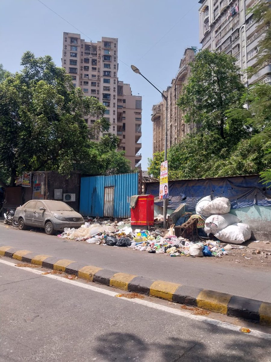 sameergallinews's tweet photo. @MTPHereToHelp Unkown Abandoned Car Parked Since 1 Month At Chunawala road near old abba apt gate (phase 1)opp. Ruby tower gate no.1Jogeshwari west. Mumbai 102 @mybmcwardKW It's Very Difficult To Bmc Worker Pick-up The Garbage @mybmcSWM @MumbaiPolice https://t.co/t64uUo194o