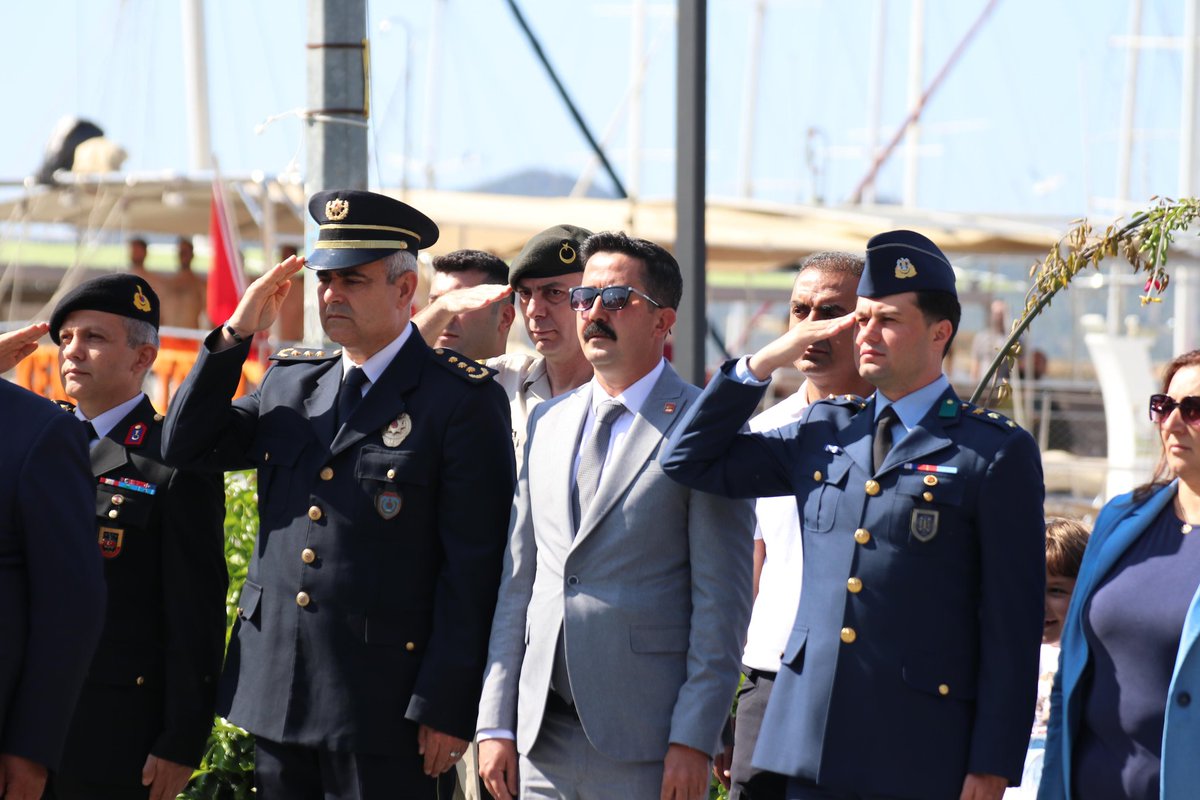 Bir milletin umuda yürüdüğü gün..
19 Mayıs, bir doğuşun adıdır.
Yankılanan bir özgürlük çağrısıdır.
Diz çökmeyenlerin, yılmayanların günü,
Gazi Mustafa Kemal Atatürk’ü saygı, minnet ve özlemle anıyor;
19 Mayıs Atatürk’ü Anma, Gençlik ve Spor Bayramı’nı kutluyorum.🇹🇷
#19MAYIS