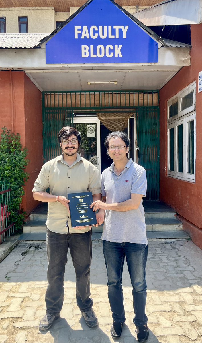 DrAayushRana's tweet photo. Thesis submitted! Countdown to post graduation. 🫶🏻 Jai shree ram!  #ktwitter #imhansk #imhans #psychiatry #md #MedTwitter https://t.co/Le2hh0vYye