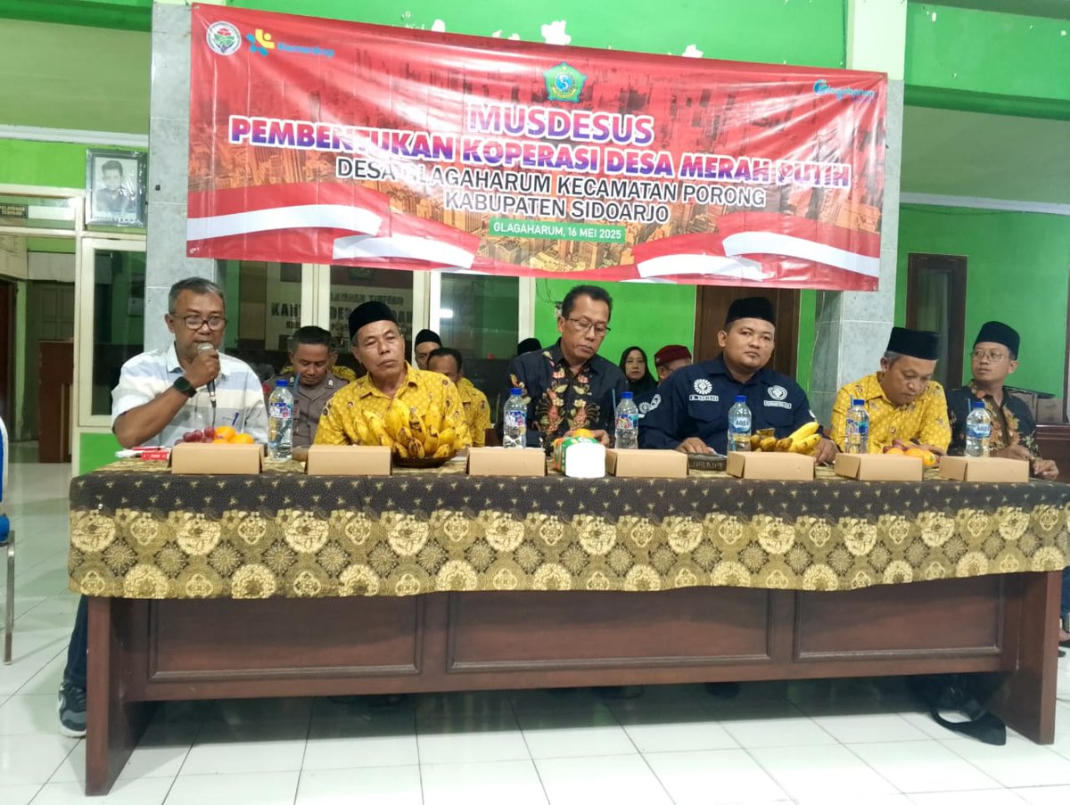 khoiron69's tweet photo. Pasca Musdessus Pembentukan Koperasi Desa Merah Putih, TPP 351504 Porong Sidoarjo mengawal ke Notaris untuk proses mendapatkan Badan Hukum

#TPPKawalAkteKDMPdiNotaris

@prabowo
@YandriSusanto27
@ArizaPatria
@taufikmadjid71
@kemendespdt
@bpsdmkemendesa
@desapenusantara https://t.co/8J2g7CUFXf