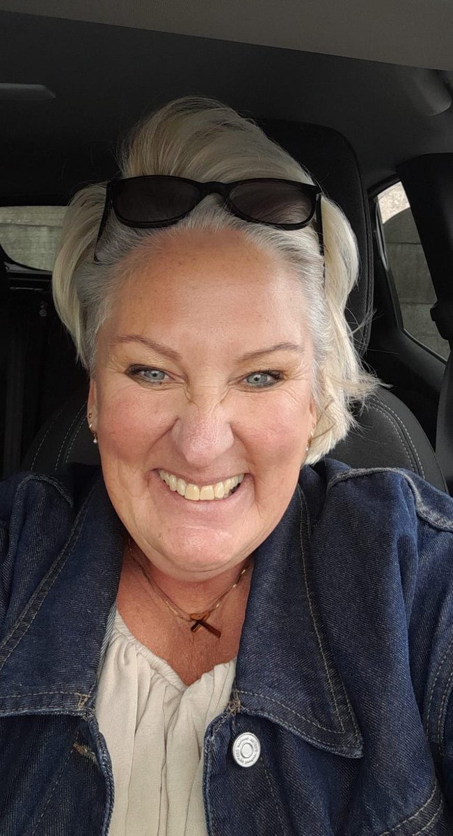 Morning, my lovely lot. Here we go again. Another week ahead. I have a first this week. Will tell you about that Thursday.  Anyway, have the best week you can. Make it yours. We can do this together. Hugs and loves ❤️ 💋