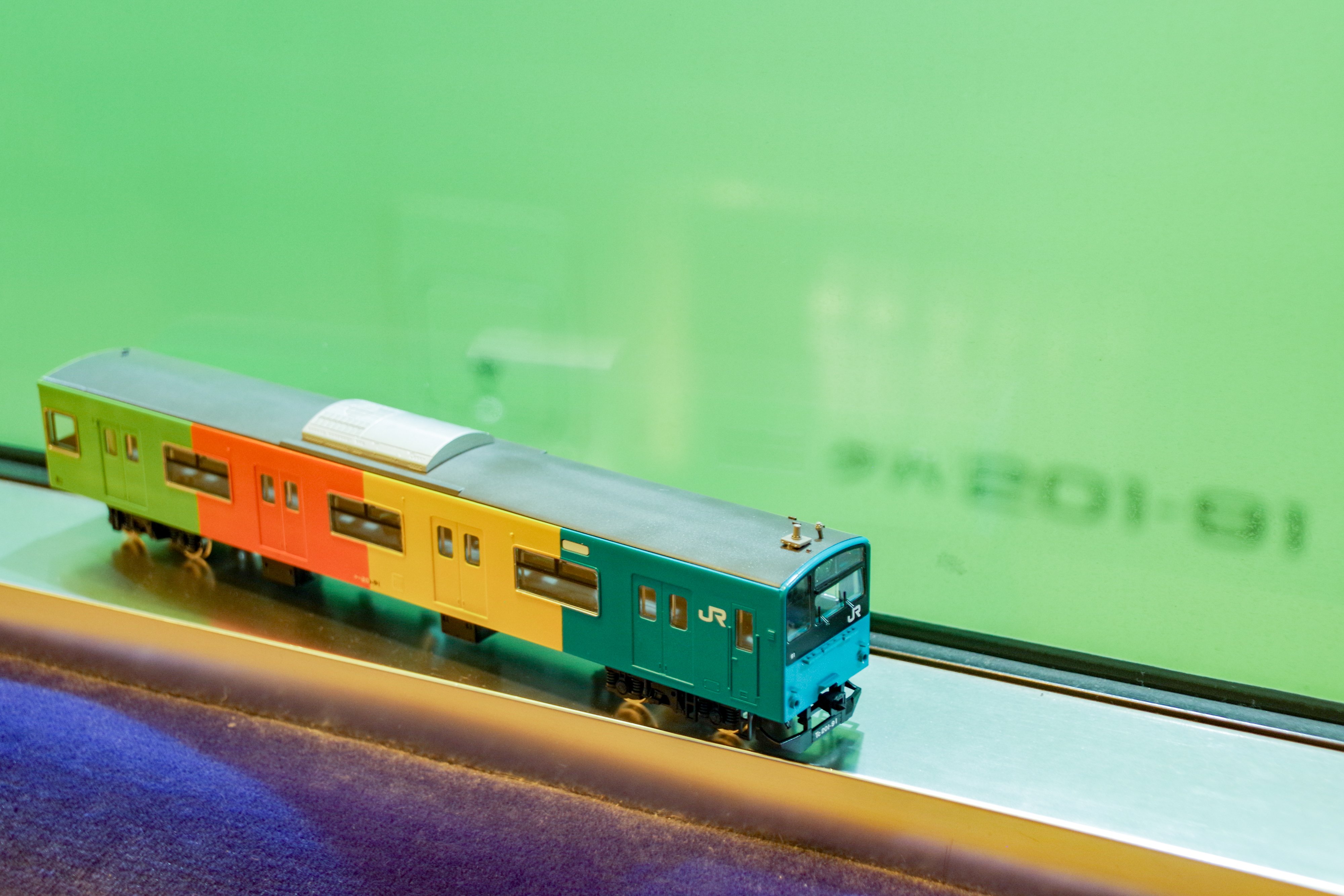 国鉄番号板クハ２００−９１ JR西日本 クハ200-91 (201系) 車両ガイド | レイルラボ(RailLab)