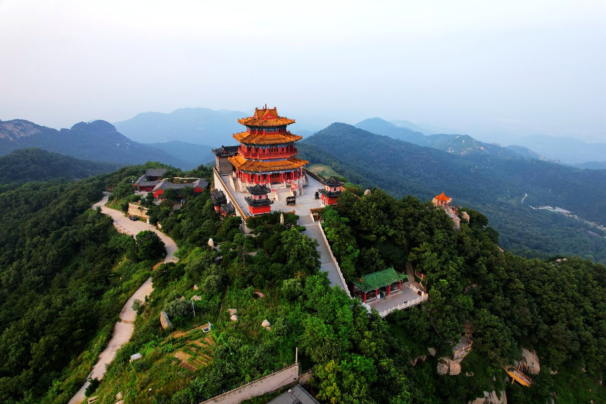 iShandong's tweet image. This China #TourismDay, #Shandong is launching a month-long celebration with over 480 exciting events across the province!

From scenic spots and accommodations 🏩 to transportation 🛣️, special discounts await travelers eager to explore the region&apos;s charm. #TravelInShandong
