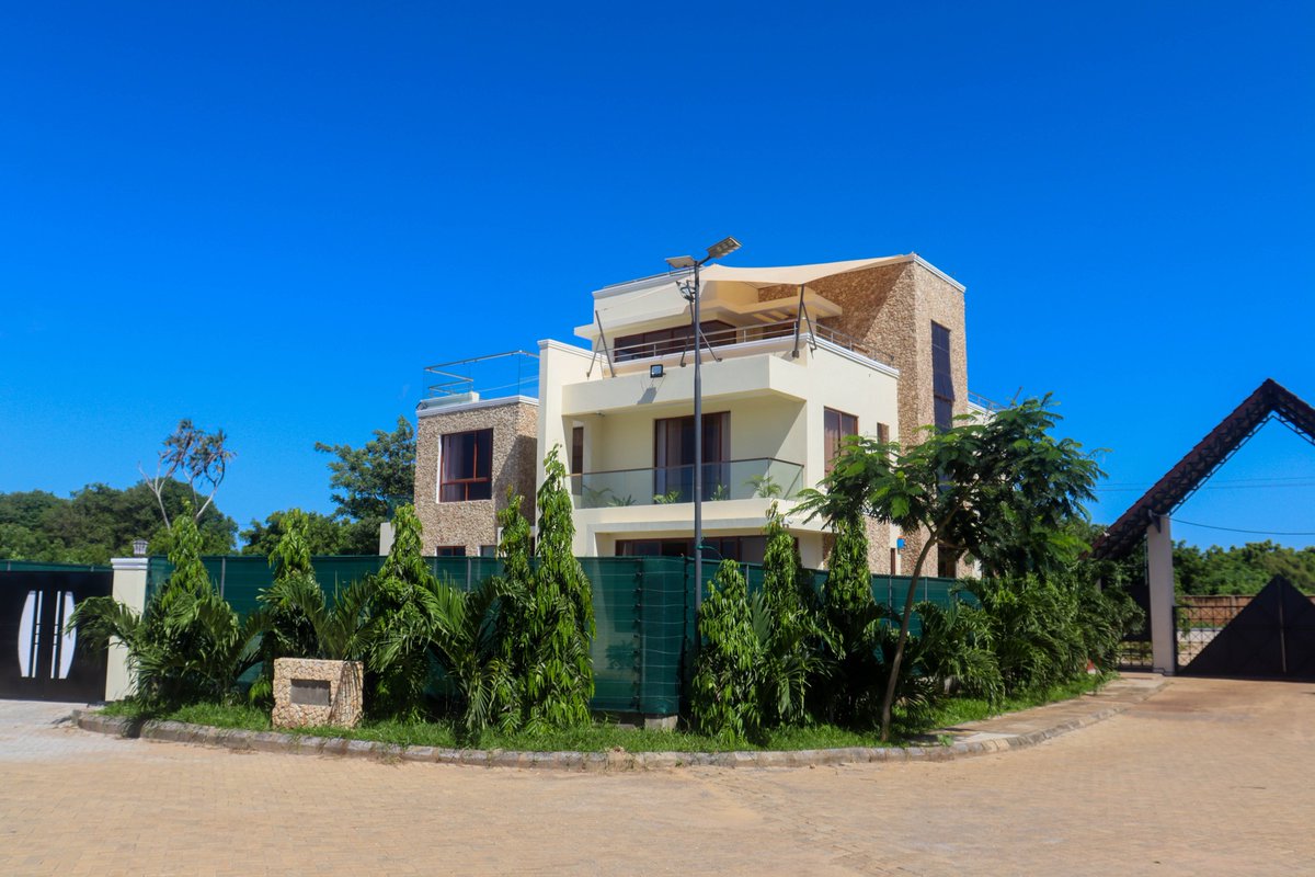 SolianKenya's tweet photo. Imagine modern living embraced by serene surroundings. This is life at the thoughtfully designed Marijani Estate-Vipingo Beach. Ready to experience it? DM us or call +254711082500 to schedule your visit.
#vipingohomes #realestate #beachhomeskenya #GatedCommunity https://t.co/nABHEyfB7X
