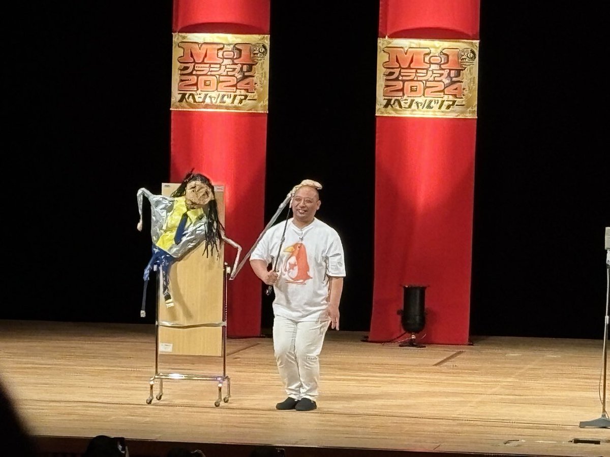 yeskiri's tweet photo. トムブラウンの画像の中で1番好きなのこれ https://t.co/t1BWXE5Ozc