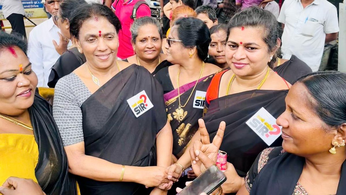 KrishnaRKTN's tweet photo. *ஜனவரி 11 அண்ணா பல்கலை���்கழக மாணவியை பாலியல் வன்கொடுமையை கண்டித்தும் தொடர்ந்து பெண்களை இழிவுபடுத்தும் திமுகவையும் கண்டித்து மகளிர் அணி சார்பில் நடந்த ஆர்ப்பாட்டத்தின் போது* https://t.co/WODUW98gZT