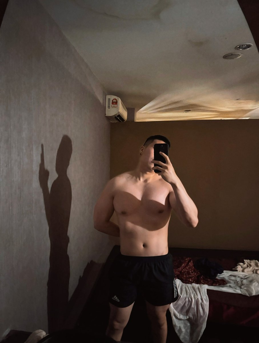 openthygates's tweet photo. I’m addicted to massages https://t.co/HsO1FXa8RW