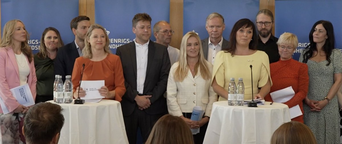 Thomas Bille Winkel (@billewinkel) on Twitter photo Med en bred politisk aftale fuldender <a href="/regeringDK/">Regeringen</a> og partierne i Folketinget 10-årsplanen for psykiatrien. De kommende år tilføres psykiatrien ekstra 4,6 milliarder kr. Det svarer til et løft på 35 pct.↗️
Tak til partierne for konstruktive drøftelser undervejs🙏
#sundpol #dkpol Med en bred politisk aftale fuldender <a href="/regeringDK/">Regeringen</a> og partierne i Folketinget 10-årsplanen for psykiatrien. De kommende år tilføres psykiatrien ekstra 4,6 milliarder kr. Det svarer til et løft på 35 pct.↗️
Tak til partierne for konstruktive drøftelser undervejs🙏
#sundpol #dkpol
