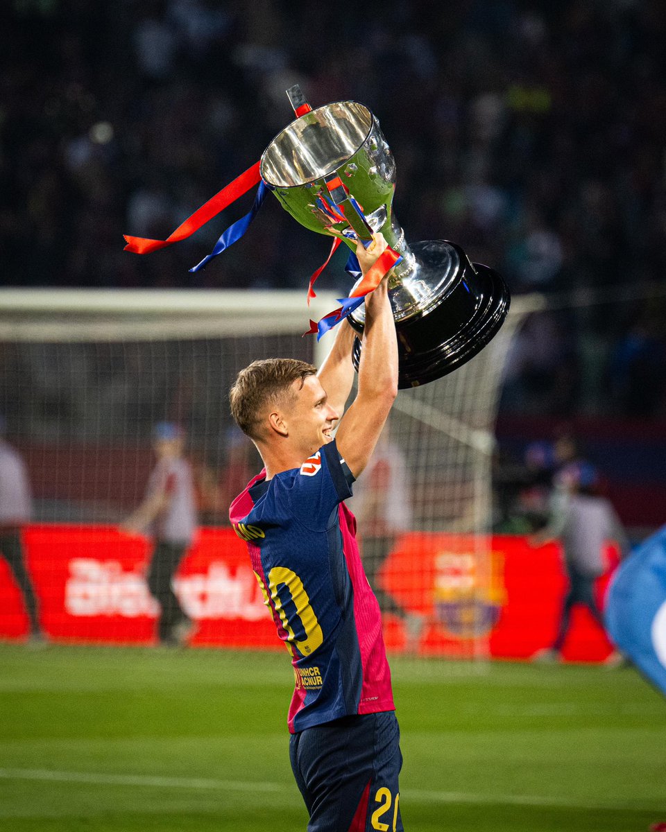 campusolmo's tweet photo. La Liga es 💙❤️ https://t.co/gXNomMN519
