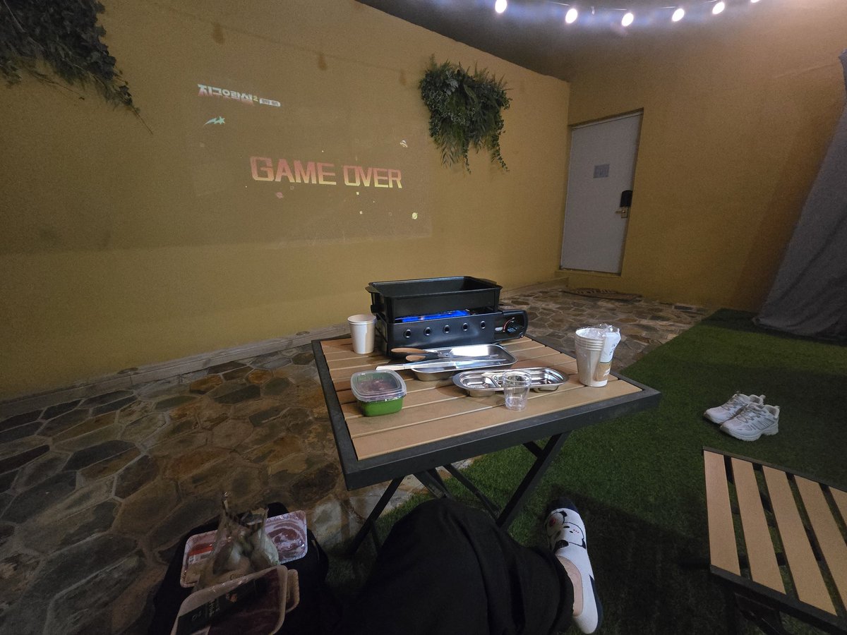 아 점심-닭 ,저녁-소,돼지