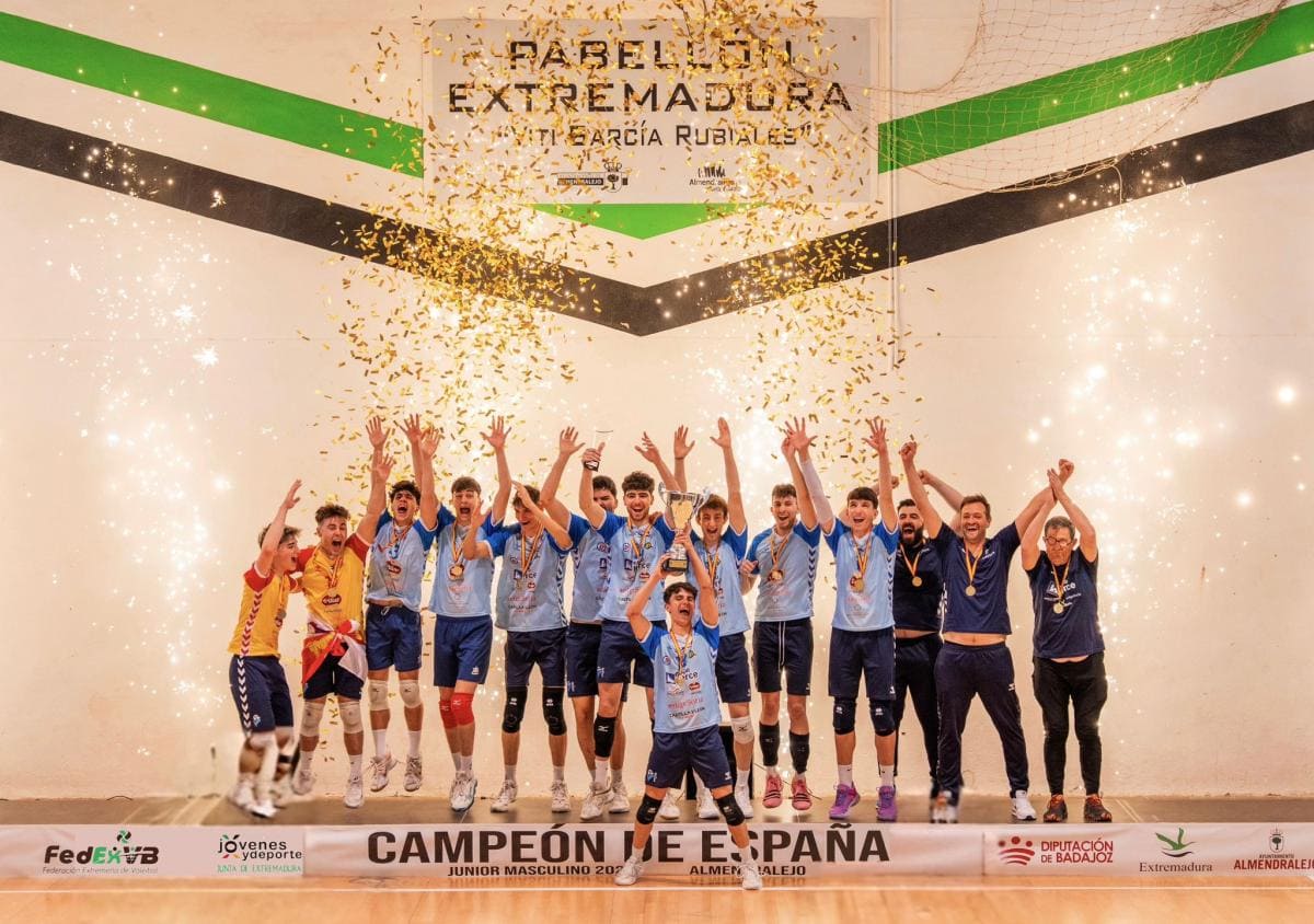 Felicitaciones al <a href="/rioduerovoley/">Río Duero Voley Soria</a> tras haberse consagrado campeones de España Júnior Masculino!!! 🏐👏🏻

👀 Ya disponible en nuestra web: rfevb.com/n/rio-duero-so…