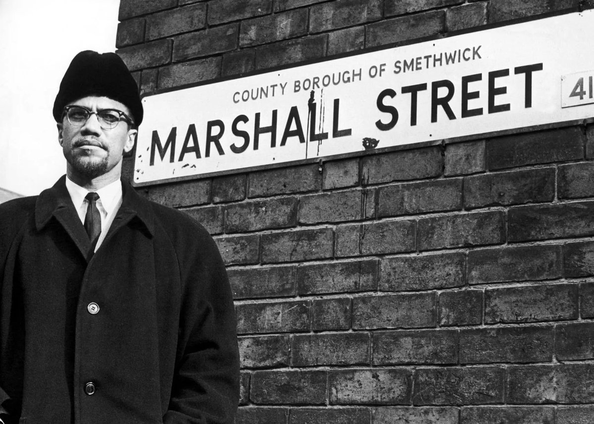 Taj Ali (@taj_ali1) on Twitter photo Malcolm X was born on this day 100 years ago.
In 1965, he visited Smethwick. The Midlands town had experienced the most racist election campaign in British history. Just 4 months prior, a Tory MP had won on the slogan, 'If you want a n*gger for your neighbour, vote Labour.' 🧵 Malcolm X was born on this day 100 years ago.
In 1965, he visited Smethwick. The Midlands town had experienced the most racist election campaign in British history. Just 4 months prior, a Tory MP had won on the slogan, 'If you want a n*gger for your neighbour, vote Labour.' 🧵
