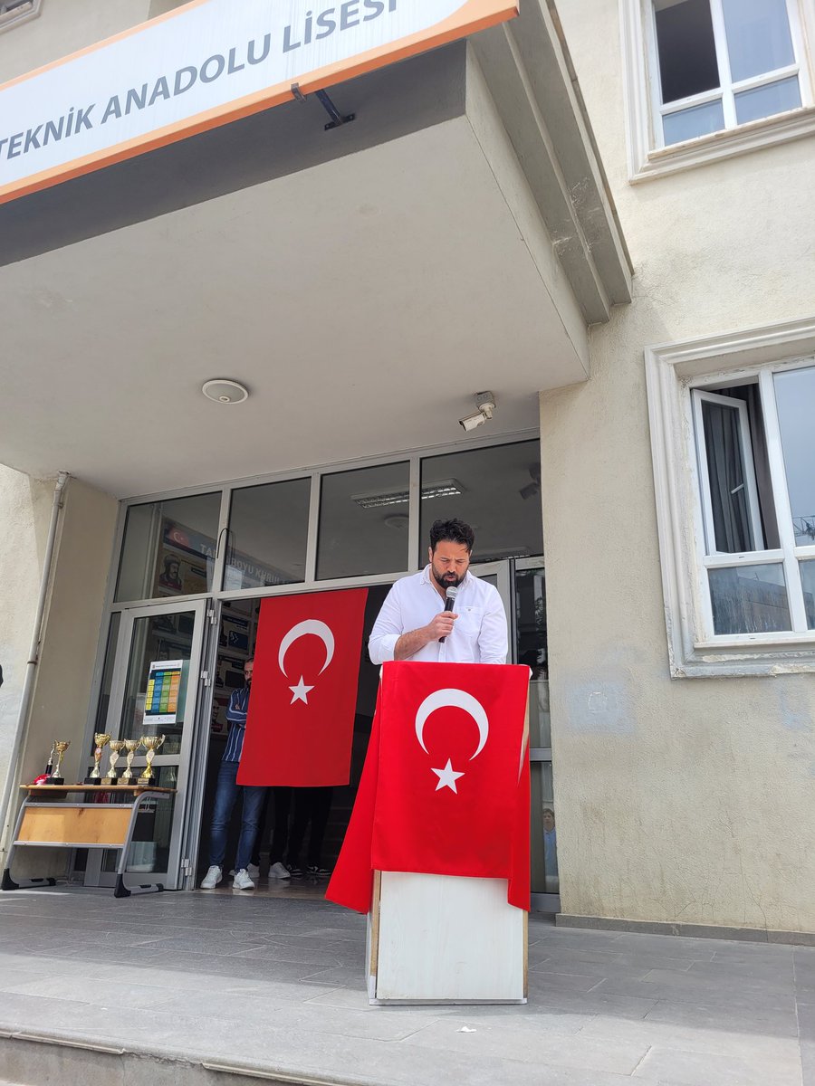 samandiramtal's tweet photo. 🇹🇷 19 Mayıs Atatürk’ü Anma, Gençlik ve Spor Bayramı kutlu olsun!
✨️Gazi Mustafa Kemal Atatürk’ü ve silah arkadaşlarını saygı, minnet ve rahmetle anıyoruz.

#19Mayıs #genclikvesporbayramı 
@tcmeb @istanbulilmem @istanbul_MTE @sancaktepeilcemem @ugur_sahin https://t.co/OsFkvIa1XA