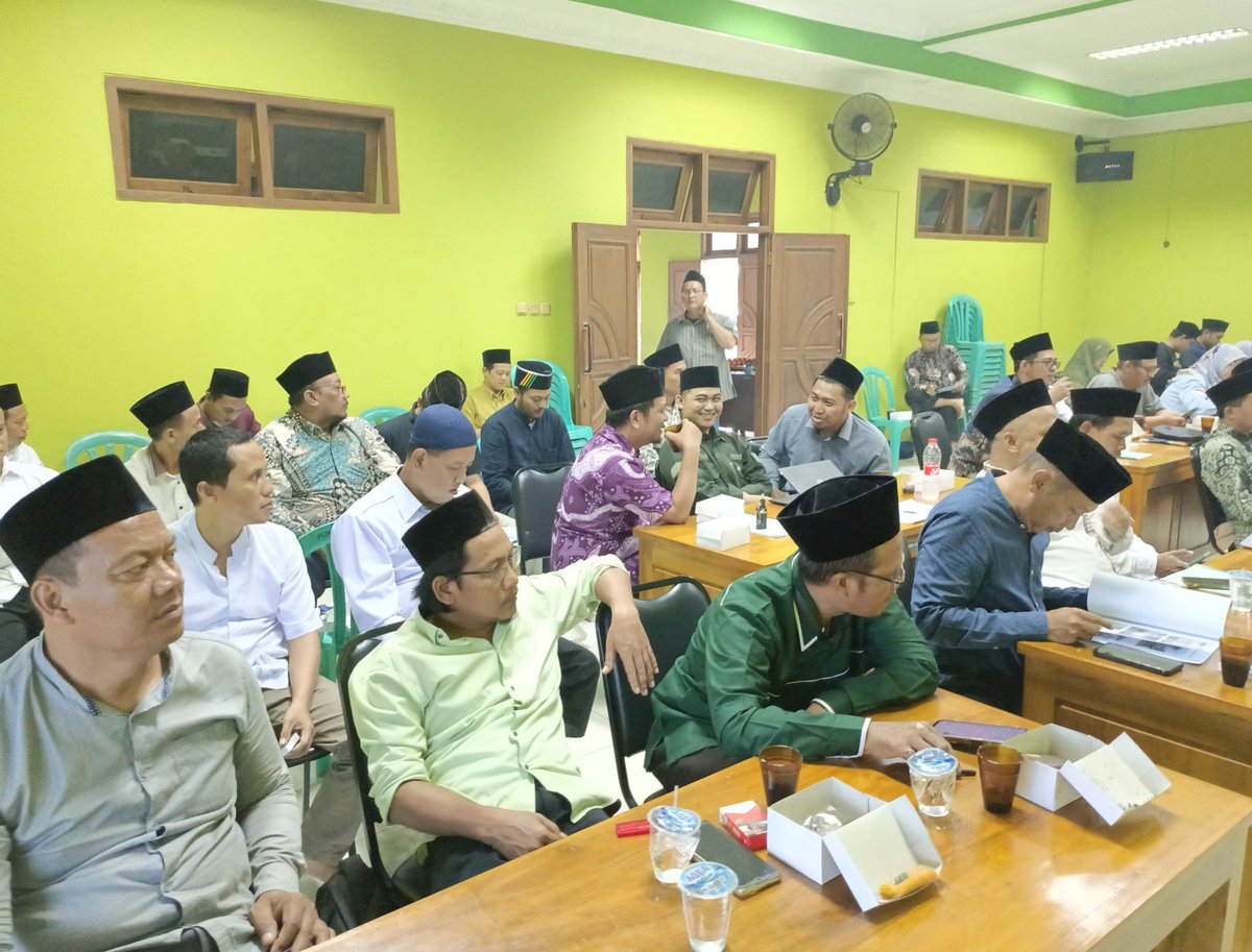 Koperasi Desa Merah Putih milik rakyat Maja harus ke Notaris untuk mendapatkan badan Hukum

#TppKawalAkteKdmpkeNotaris

<a href="/prabowo/">Prabowo Subianto</a>
<a href="/YandriSusanto27/">Yandri Susanto</a>
<a href="/ArizaPatria/">Ariza Patria</a>
<a href="/taufikmadjid71/">IG : taufik.madjid</a>
<a href="/kemendespdt/">#BangunDesaBangunIndonesia</a>
<a href="/bpsdmkemendesa/">Bpsdm Kemendesa</a>
<a href="/desapenusantara/">desapesonanusantara</a>