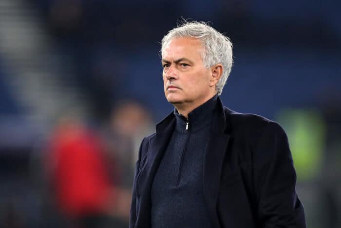 🚨🚨🚨

Jose Mourinho:

I finished 2nd once with Man United — 81 points — when City had 100 with a super team. They called it failure, I had to win the next season. Now some finish 2nd three years in a row , no trophy and still make excuses and they are still protected.

#MUFC