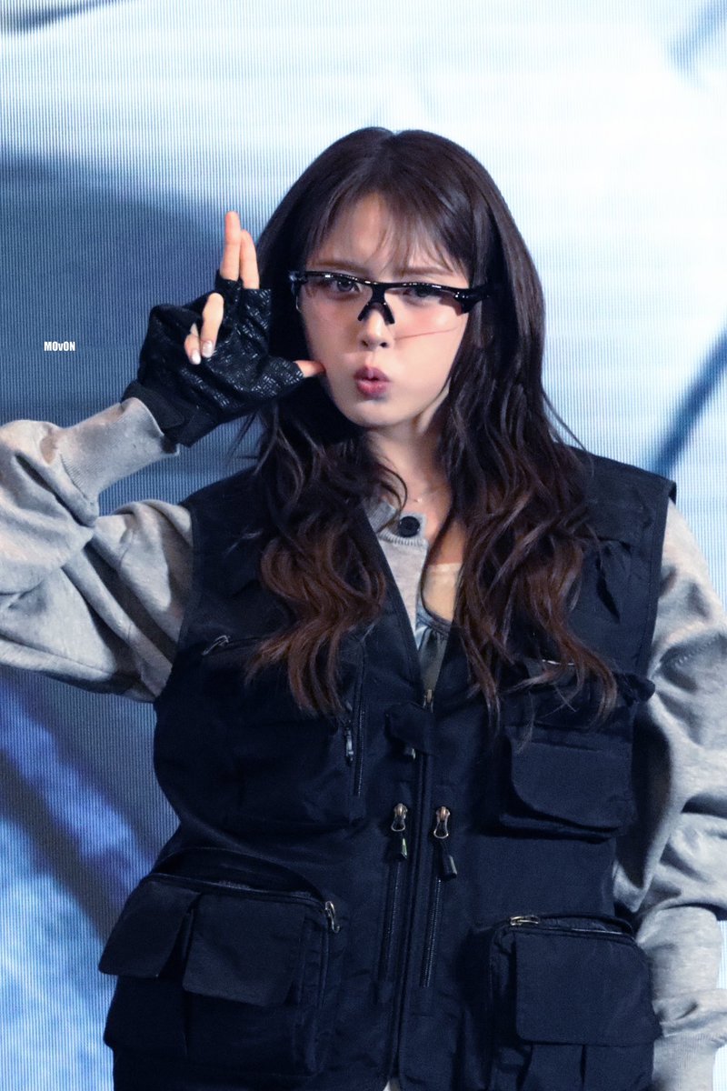 Movon_23's tweet image. 250517
😎

#엔믹스 #지우 
#NMIXX #JIWOO #김지우