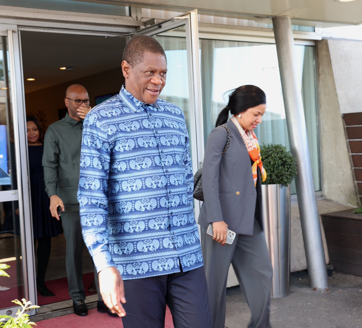 DIRCO_ZA's tweet photo. Deputy President Shipokosa Paulus Mashatile arriving in Paris, France for the #SAFrance Investment Conference.
#SAFranceRelations
#InvestSouthAfrica
#SAInFrance https://t.co/k67EqcuewR