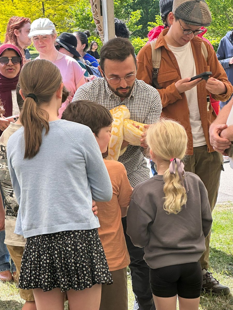 José Rafael de Almeida (@almeida_j_r) on Twitter photo The community festival at the <a href="/UniofReading/">Uni of Reading</a> was an incredible experience! It was the perfect opportunity to inspire the next generation and introduce them to the fascinating world of snake venoms. 🐍 Science, discovery, and excitement all in one event!🔬🧫🧪 The community festival at the <a href="/UniofReading/">Uni of Reading</a> was an incredible experience! It was the perfect opportunity to inspire the next generation and introduce them to the fascinating world of snake venoms. 🐍 Science, discovery, and excitement all in one event!🔬🧫🧪