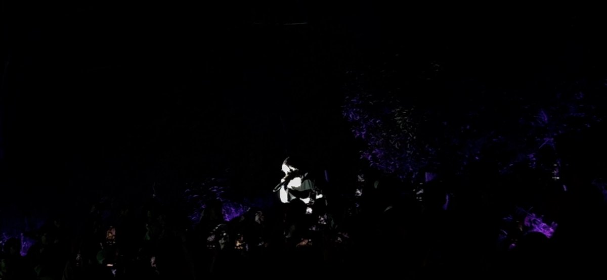 Mars_v25's tweet photo. Went to see One Ok Rock in honor of a certain DJ I like🎧💙 https://t.co/K0JdEfjJ2K