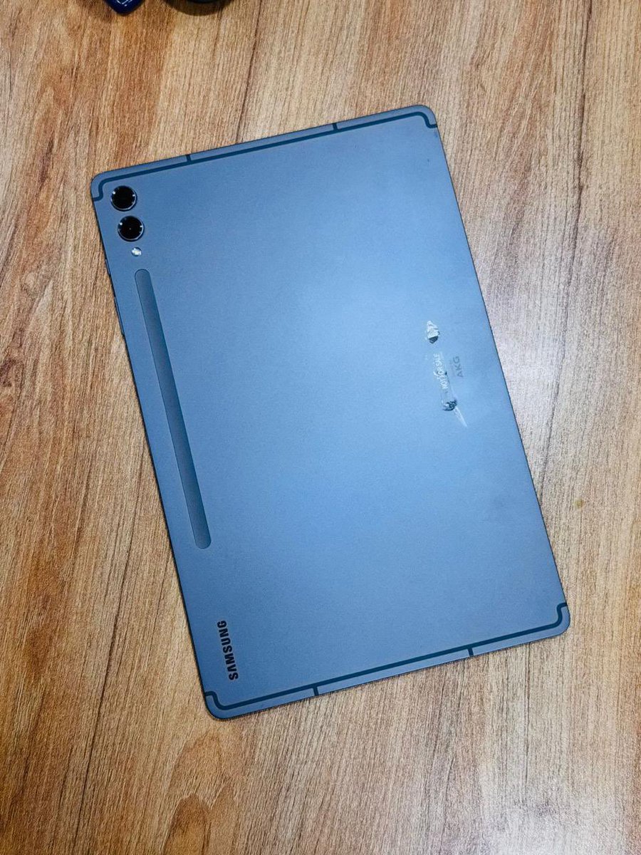 onepluggadgets's tweet photo. UK Used Samsung Tab S9 Plus 256GB — 1,999,000UGX. 

Additionally Phone Case &amp; Charger

Tel : +256776073198
Free Delivery Nationwide 🇸🇸🇺🇬 https://t.co/I54PmGWg0L