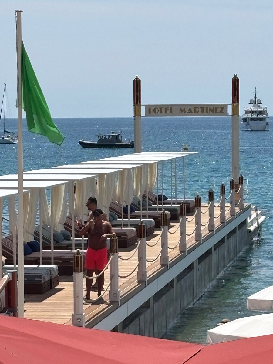 bauttista's tweet photo. MERCI CANNES🇫🇷 marchè du film 2025. #78th Festival International du Film. https://t.co/7F4xJsTXQ6